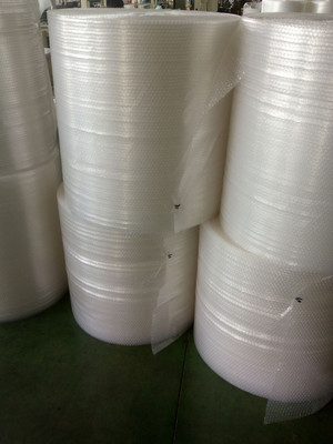 宜兴包装供应乳白色回料气泡膜 防水防潮可加厚，高性价比的缓冲包装优选